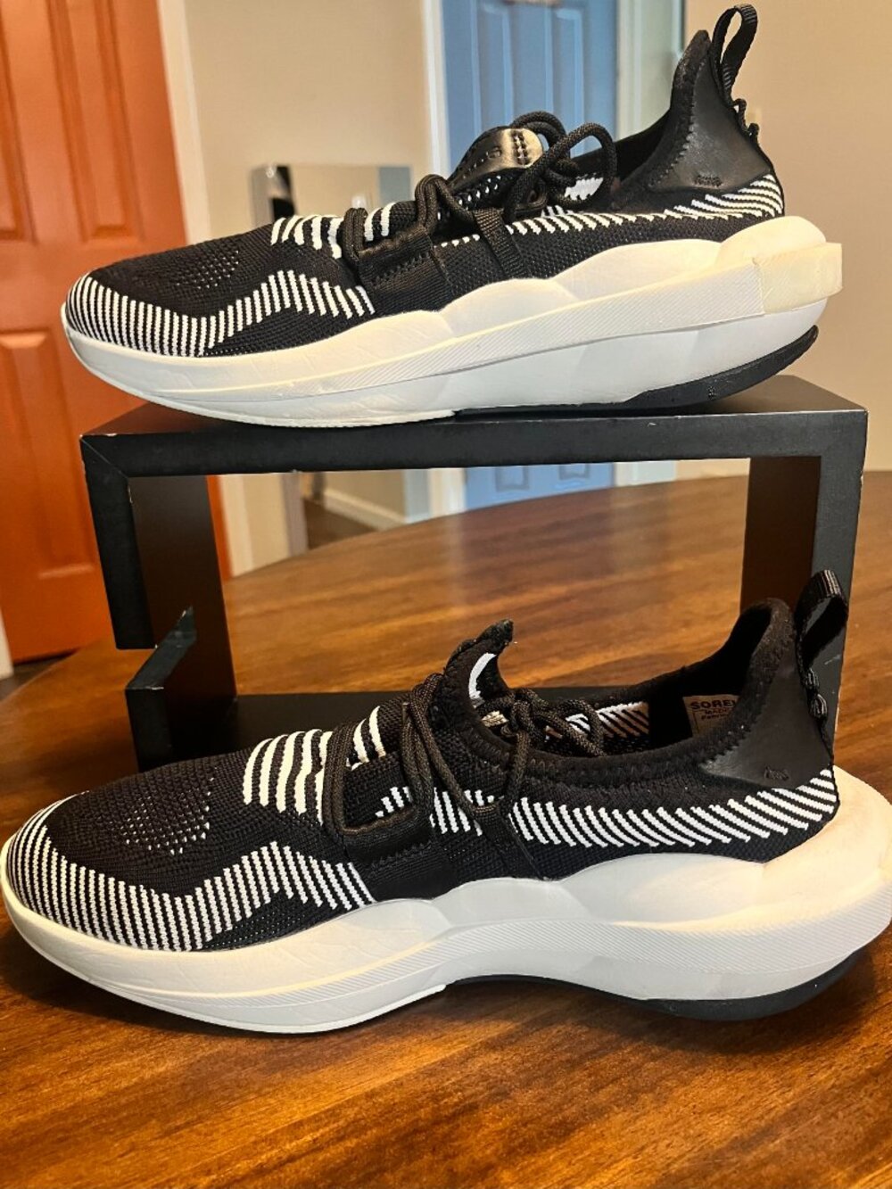 Sorel Women's Explorer Defy Low Sneakers in Black & White Colorway Size 9 - Picture 4 of 7